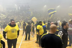Πάρτι με τους ΑΕΛίστες οι πρωταθλήτριες! (βίντεο/φώτος)