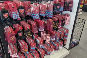 Η ΑΕΚ στην μπουτίκ των Άγγλων 