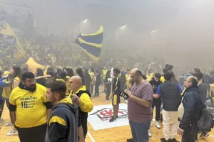 Πάρτι με τους ΑΕΛίστες οι πρωταθλήτριες! (βίντεο/φώτος)