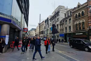 Κλικς από την  Oxford Street (φώτος kerkida)