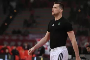 Έντονες αποδοκιμασίες για Αγραβάνη στο ΣΕΦ