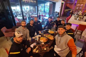 Μετά την πρόκριση πήγαν για μπύρες 