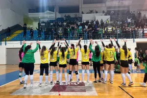 Τα κορίτσια της ΑΕΚ έστησαν... πάρτι με τον κόσμο! (βίντεο)