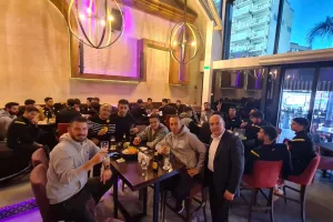 Μετά την πρόκριση πήγαν για μπύρες 