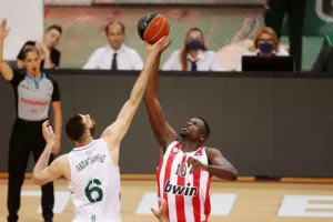 Οι αριθμοί πίσω από το σερί 11 νικών του Ολυμπιακού επί του Παναθηναϊκού