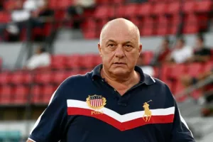 Μπέος: "Θα κάνω τα πλέι οφ άνω κάτω - Να αλλάξει διαιτητής"