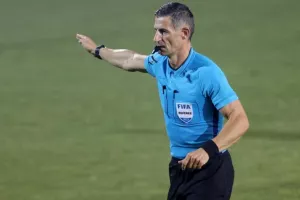 «Σφυρίζει» το Γιουβέντους-Φράιμπουργκ ο Σιδηρόπουλος