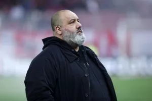 Καραπαπάς: "Κόντρα σε όλους σε όλα, συνεχίζουμε…"