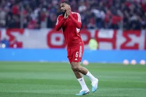 «Οι πιθανότητες που μειώνονται για Εμβιλά και το συμβόλαιό του»