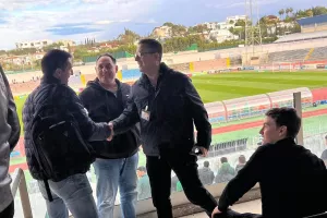 Σε γνώριμα λημέρια ο Γιανέφσκι, χειραψίες με πρώην συνεργάτες (φώτος)