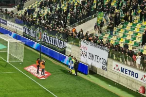 (ΒΙΝΤΕΟ Kerkida) Η συγκινητική κίνηση από Μάμα, Ναούμ και Ανδρέου για την τραγωδία στα Τέμπη