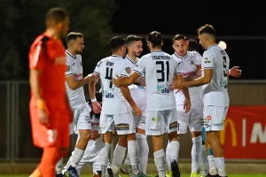 Δόξα - Καρμιώτισσα: "Καθάρισε" νωρίς με Σαντίκ και Ασάντε (φώτος)