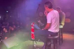 (ΒΙΝΤΕΟ) "Η φλόγα στον πυρσό σου αναμμένη από τον Μάρτη του ’48" 