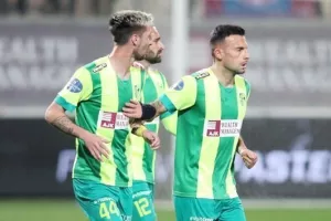 Και Τρισκόφσκι και Γιάκολις
