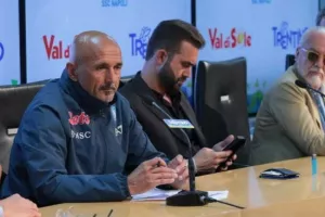 «Δεν υπάρχει περίπτωση να φύγει ο Σπαλέτι από τη Νάπολι»
