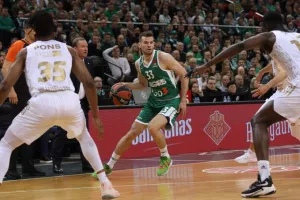 Ντίμσα: "Ο Ολυμπιακός παίζει υπέροχα φέτος, μας λείπουν οι ασίστ"