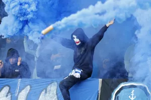 ΘΥΡΑ 1/Ομόνοια