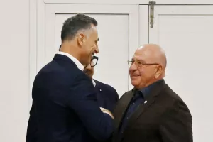 Κρίσιμη η συνάντηση Σάντη - Πουλλαΐδη/Τι θα συζητηθεί