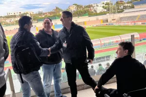 Σε γνώριμα λημέρια ο Γιανέφσκι, χειραψίες με πρώην συνεργάτες (φώτος)