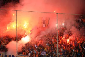 (Πορτοκαλί-ΒΙΝΤΕΟ) ΕΤΣΙ ξεκίνησε το ιστορικό βράδυ της 7ης Μαρτίου 2012