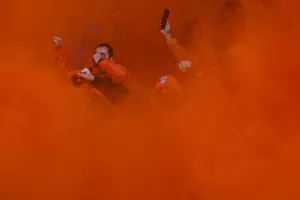 (BINΤΕΟ Kerkida/φώτος) Πορτοκαλί... σύννεφο και καθυστέρηση 