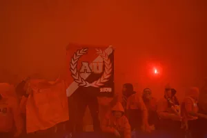 (BINΤΕΟ Kerkida/φώτος) Πορτοκαλί... σύννεφο και καθυστέρηση 