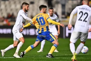 ΑΠΟΕΛ - Πάφος: Πήραν από έναν, έχασαν από δυο... (φώτος)