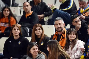 (ΦΩΤΟΡΕΠΟΡΤΑΖ) Ο κόσμος στο ΑΠΟΕΛ - Ομόνοια 