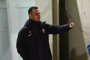 Σε ανοιχτή γραμμή Σαλαμίνα - "Πούρσα"