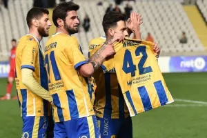 ΑΠΟΕΛ - Νέα Σαλαμίνα: Τριάρα, κορυφή, πρωτιά! (φώτος)