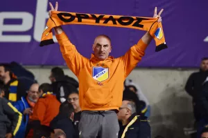(Φωτορεπορτάζ) Ο κόσμος στο "αιώνιο"