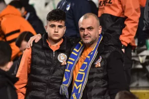 (Φωτορεπορτάζ) Ο κόσμος στο "αιώνιο"