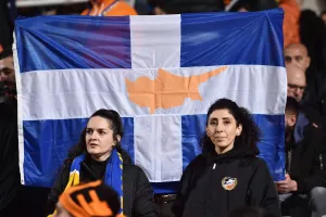 (Φωτορεπορτάζ) Ο κόσμος στο "αιώνιο"