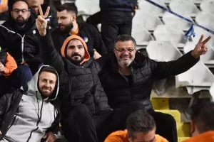 (Φωτορεπορτάζ) Ο κόσμος στο "αιώνιο"