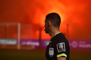 (BINΤΕΟ Kerkida/φώτος) Πορτοκαλί... σύννεφο και καθυστέρηση 