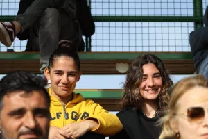 Γέμισαν τις κερκίδες στα Λατσιά! (φώτος)