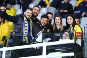 ΑΕΛ – Απόλλων: Της τερμάτισε το απόλυτο και το… έβαψε γαλάζιο! (Φώτος)