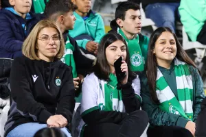 (Φωτορεπορτάζ) Ο κόσμος στο "αιώνιο"