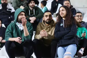 (Φωτορεπορτάζ) Ο κόσμος στο "αιώνιο"