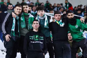 (Φωτορεπορτάζ) Ο κόσμος στο "αιώνιο"