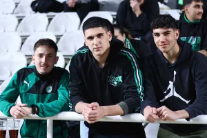 (Φωτορεπορτάζ) Ο κόσμος στο "αιώνιο"