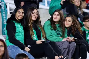(Φωτορεπορτάζ) Ο κόσμος στο "αιώνιο"