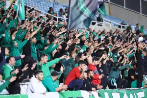 (Φωτορεπορτάζ) Ο κόσμος στο "αιώνιο"