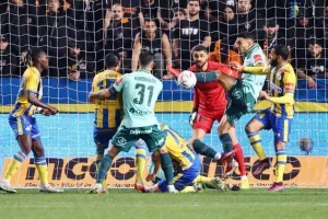 ΑΠΟΕΛ - Ομόνοια: Πράσινη πρόκριση στο 97' από την άσπρη βούλα! (φώτος)