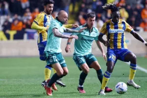 ΑΠΟΕΛ - Ομόνοια: Πράσινη πρόκριση στο 97' από την άσπρη βούλα! (φώτος)
