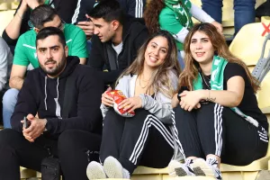(Φωτορεπορτάζ) Ο κόσμος στο "Τσίρειο"