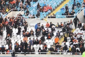 (ΦΩΤΟΡΕΠΟΡΤΑΖ) Ο κόσμος στο ΑΠΟΕΛ - Ομόνοια 