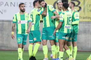 ΑΕΚ-ΕΝΠ: Με χατ-τρικ του Τρισκόφσκι, στην 1η θέση και... περιμένει (φώτος)