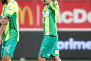 ΑΕΚ-ΕΝΠ: Με χατ-τρικ του Τρισκόφσκι, στην 1η θέση και... περιμένει (φώτος)