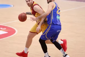 Κεραυνός - ΑΠΟΕΛ: Το... ντέρμπι στην ομάδα του Στροβόλου (φώτος)
